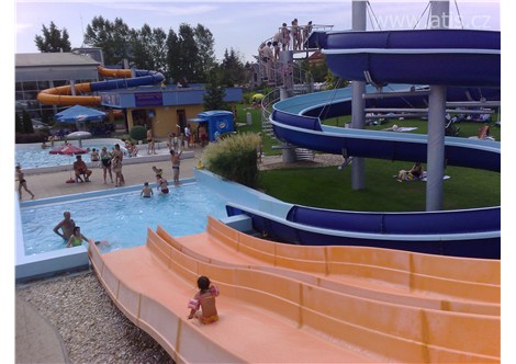 HOLIDAY VILLAGE SENEC - Aquapark  SENEC