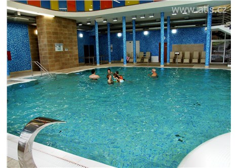 LÁZEŇSKÉ PENZIONY - Konstantinovy Lázně - Wellness centrum Konstantin - vnitřní bazén