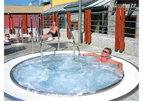 THERMAL PARK BEŠEŇOVÁ - 