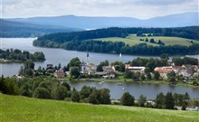 FRYMBURK - Frymburk - Pohled z kopce na Frymburk.