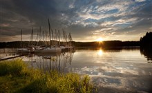 FRYMBURK - Frymburk - Pohled na hotelový přístav na Lipně.