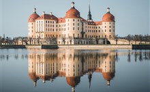 RADISSON BLU PARK & CONFERENCE CENTRE - Drážďany Radebeul - Zámek Moritzburg, zdroj: Dresden Marketing, Photo Patrick Eichler (DML-BY)