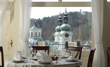SPA HOTEL SCHLOSSPARK 4*SUPERIOR - Karlovy Vary - Pohled z restaurace