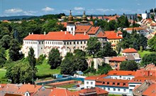 GRAND HOTEL - Třebíč - pohled na zámek a baziliku sv. Prokopa - Zdroj: České dědictví UNESCO