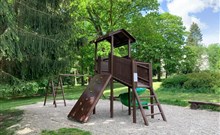 CARLSBAD INN - Dalovice - nedaleký park a dětské hřiště