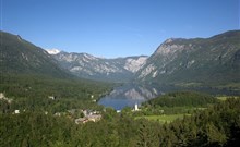 JEZERO - Bohinjsko Jezero - Okolí hotelu - ilustrační foto