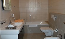 VILA VALAŠKA - Luhačovice - apartmán koupelna