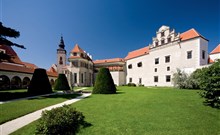 TŘEŠŤ - Třešť - Foto k městu Telč : státní zámek a zámecká zahrada, zdroj "České dědictví UNESCO"