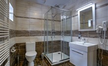 RELAX PENSION SCHÖNWALD - Budišov nad Budišovkou - Podlesí - dvoulůžkový pokoj - koupelna