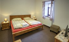 RELAX PENSION SCHÖNWALD - Budišov nad Budišovkou - Podlesí - Dvoulůžkový pokoj pohled na manželskou postel
