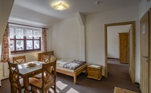 RELAX PENSION SCHÖNWALD - Budišov nad Budišovkou - Podlesí - třílůžkový apartmán - vstupní pokoj
