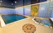 Resort DLOUHÉ STRÁNĚ - Kouty nad Desnou - Wellness - bazén a vířivka