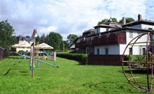 SCHAUMANNŮV DVŮR - Karlovice - dětské hřiště