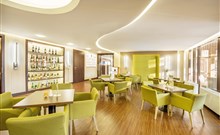 EUROPA FIT - Hévíz - Posezení v lobby barz v hotelu EUROPA FIT