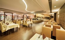 EUROPA FIT - Hévíz - Pohled na stoly v restauraci v hotelu EUROPA FIT