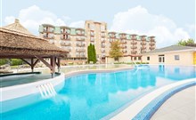 EUROPA FIT - Hévíz - Pohled na venkovní bazén v hotelu EUROPA FIT