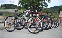SKILAND - Ostružná - k zapůjčení kola a koloběžky