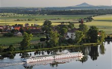 Hotelová loď FLORENTINA BOAT - Litoměřice - pohled na České středohoří