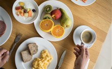 COOEE ALPINE HOTEL KITZBÜHELER ALPEN - St. Johann in Tirol - Snídaně v restauraci