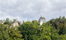SKÁLA - Malá Skála - Zřícenina skalního hradu Vranov s Panteonem