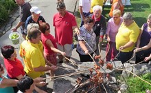 REKREACE ROH - dovolená v Jeseníkách jako tenkrát - Hotel NEPTUN - špekáčky