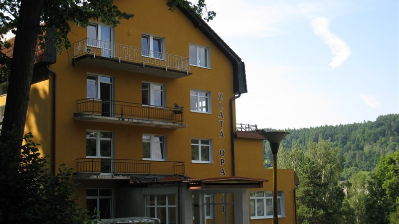 ZLATÁ OPAVICE - Holčovice