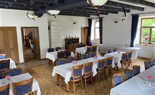 ZÁMECKÝ HOTEL NÁCHOD - modrý salonek