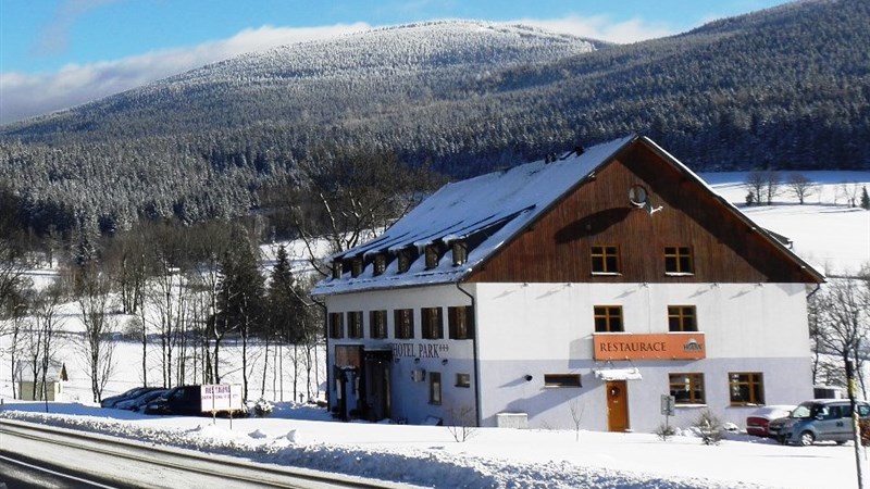 Hotel PARK a Penzion PARMA - Ostružná