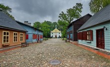 REYMONT - Łódź - Městský kulturní park Łódź v Ústředním textilním muzeu v Lodži. Skanzen lodžské dřevěné architektury.