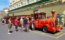 BURČÁKFEST ZNOJMO 2025 - Hotel MARIEL - Červený turistický vláček.