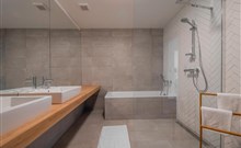 DOLPHIN - Senec - Rodinný pokoj (apartmán)