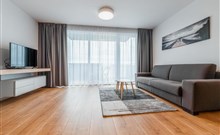 DOLPHIN - Senec - Rodinný pokoj (apartmán)