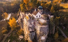Rezidence FAMI De Luxe Design - Staré Splavy - skalní hrad Sloup, zdroj CZECHTOURISM