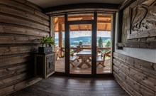 DOVOLENÁ S PŘÍCHUTÍ WHISKY - NESTVILLE APARTMENTS - Hniezdne