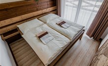 DOVOLENÁ S PŘÍCHUTÍ WHISKY - NESTVILLE APARTMENTS - Hniezdne