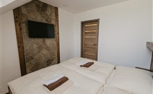 DOVOLENÁ S PŘÍCHUTÍ WHISKY - NESTVILLE APARTMENTS - Hniezdne