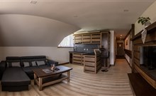 DOVOLENÁ S PŘÍCHUTÍ WHISKY - NESTVILLE APARTMENTS - Hniezdne