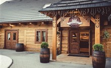 DOVOLENÁ S PŘÍCHUTÍ WHISKY - NESTVILLE APARTMENTS - Hniezdne