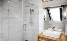 DOVOLENÁ S PŘÍCHUTÍ WHISKY - NESTVILLE APARTMENTS - Hniezdne