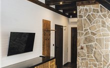 DOVOLENÁ S PŘÍCHUTÍ WHISKY - NESTVILLE APARTMENTS - Hniezdne