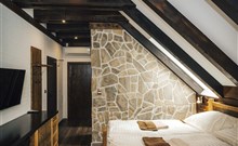 DOVOLENÁ S PŘÍCHUTÍ WHISKY - NESTVILLE APARTMENTS - Hniezdne