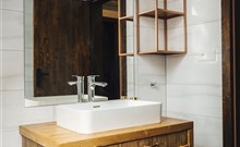 DOVOLENÁ S PŘÍCHUTÍ WHISKY - NESTVILLE APARTMENTS - Hniezdne