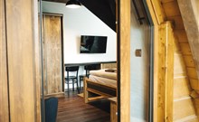 DOVOLENÁ S PŘÍCHUTÍ WHISKY - NESTVILLE APARTMENTS - Hniezdne