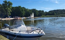 WODNIK HOTEL & SPA - Leba - Sarbské jezero pohled na motorový člun