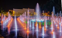 HOLIDAY INN EXPRESS LUBLIN - Lublin - Světelná, zvuková a vodní show v centru Lublinu. Multimediální fontána a budova polské pošty. Atrakce nočního města.