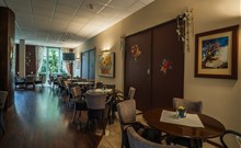 NAT*** - Kołobrzeg - Pohled na posezení v hotelové restauraci
