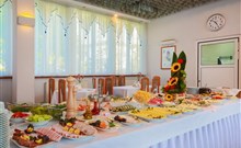 NAT*** - Krynica Zdrój - Hotelový raut v restauraci