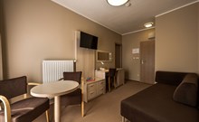 LÉTO PLNÉ ZÁŽITKŮ - Horský hotel Lorkova vila - Čeladná - pokoj SUITE, přední část