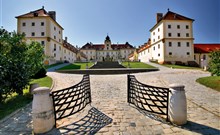 ANTON FLORIAN - Valtice - Pohled na Zámek Valtice - zdroj České dědictví UNESCO