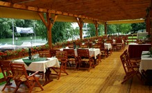 AMSTEL - Györ - Venkovní terasa/restaurace